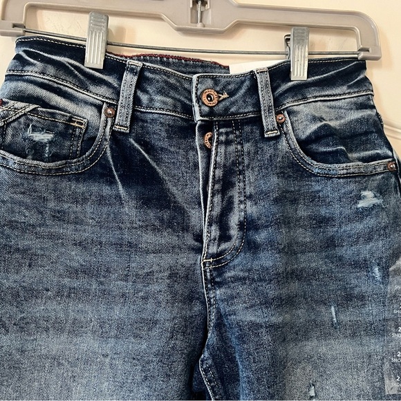 New! Edgely by Maurice’s Women's Medium Wash Distressed Jeans Size 2 Short - Picture 8 of 16